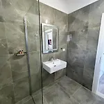 River Apartment Orikum