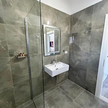 River Apartamento Orikum